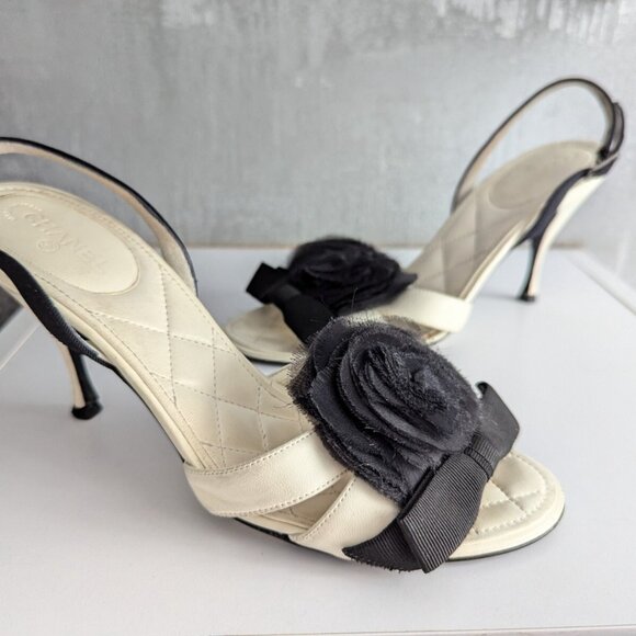 CHANEL Camellia Black Bow Ivory Leather Heels Shoes Slide Slingback Sandals - Picture 3 of 16